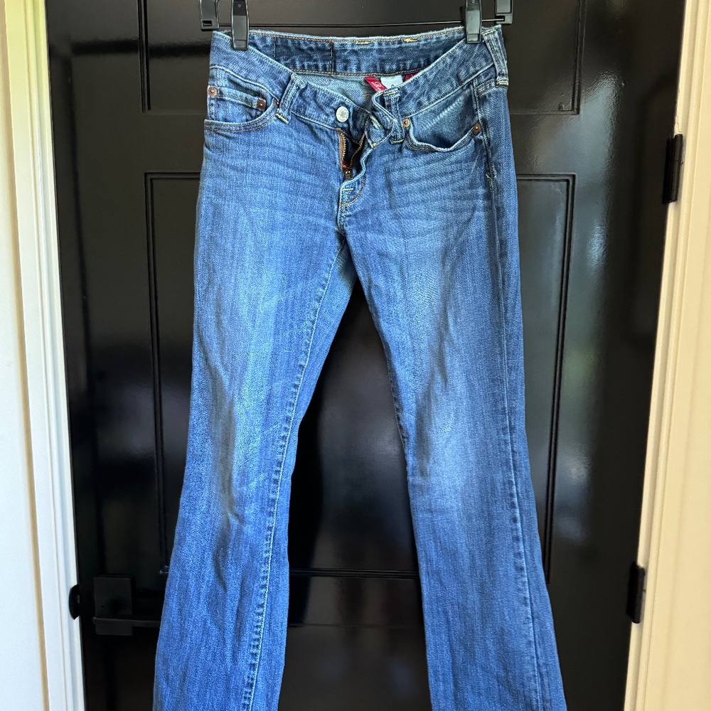 Lucky Brand 0/25.  99% cotton, 1% spandex